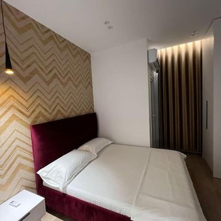 Spacious Apartment Ish-Blloku Area 티라나 외부 사진