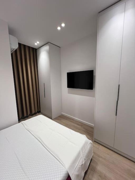 Spacious Apartment Ish-Blloku Area 티라나 외부 사진