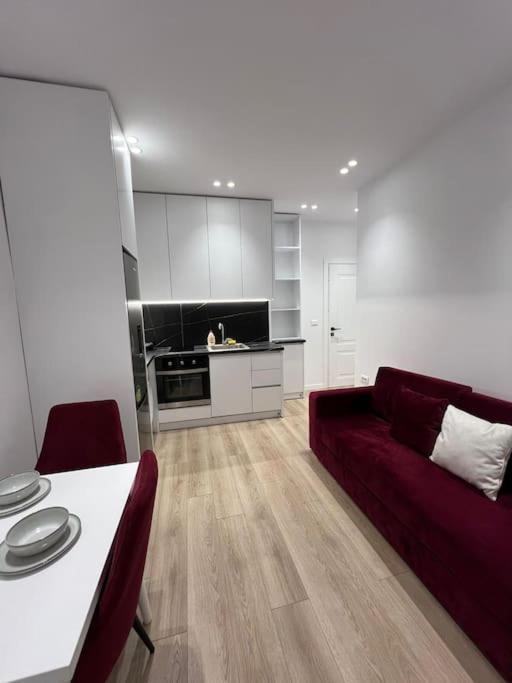 Spacious Apartment Ish-Blloku Area 티라나 외부 사진